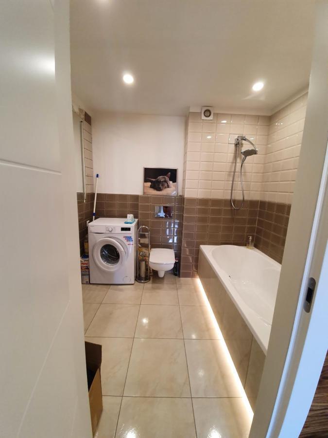 Apartament Lux Apartment คอซซาลิน ภายนอก รูปภาพ